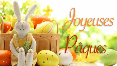 Image avec une salutation de Joyeuses Pâques et un lapin mignon portant ses oeufs de Pâques colorés